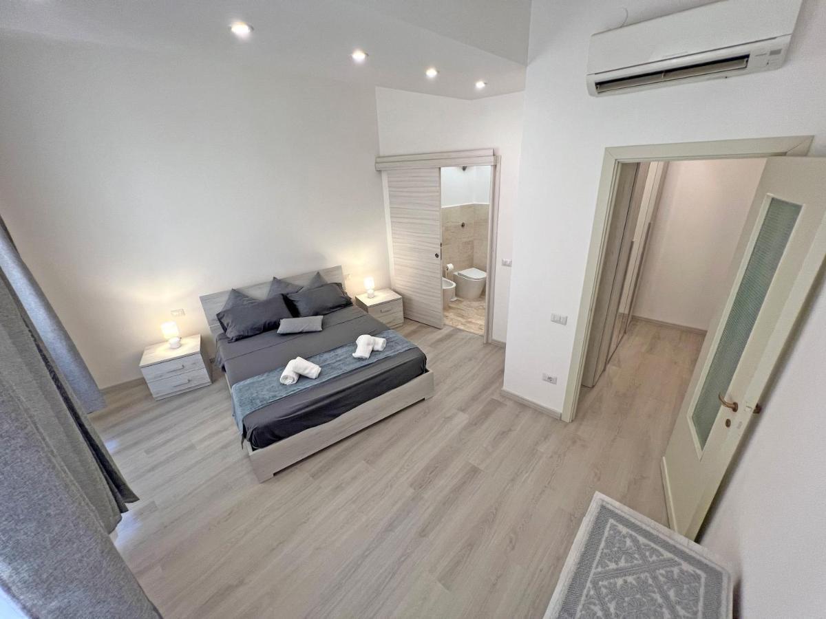 Camere In Centro กาญารี ภายนอก รูปภาพ